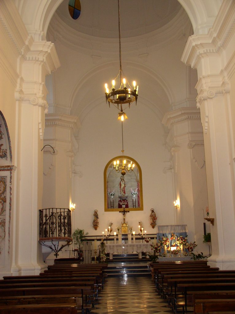 Interior de la Iglesia parroquial de Alpandeire