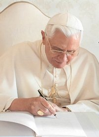 Benedicto XVI firma el Decreto sobre el Milagro que abre la puerta a la Beatificación de Fray Leopoldo
