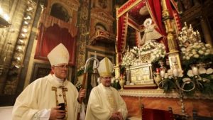 Don Braulio, arzobispo emérito de Toledo celebra la  Fiesta de la Virgen de Guadalupe, patrona de Extremadura