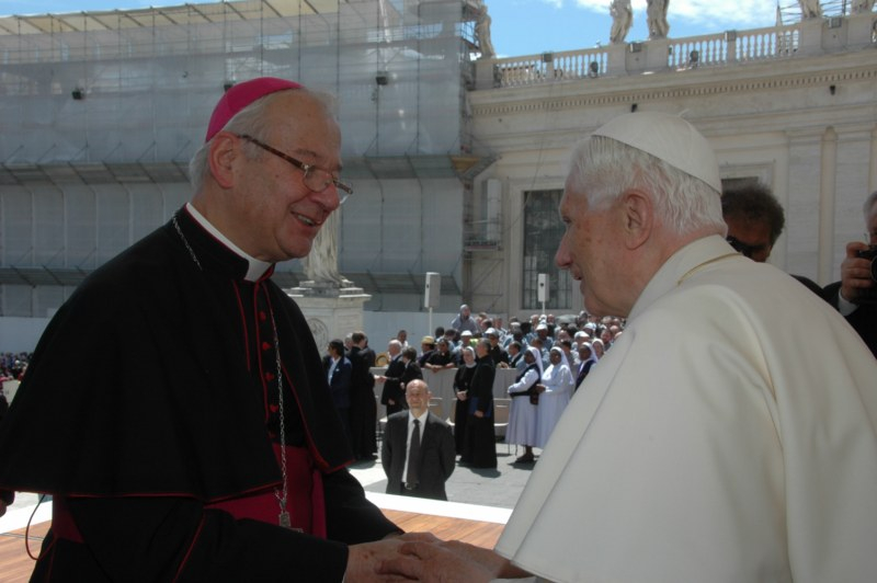 Mons. Oscar Rizzato con Benedicto XVI
